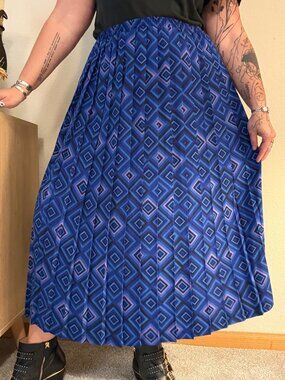 Vintage Leslie Fay Blue Geometric Printed Pleated Elastic Waist Skirt Plus Size